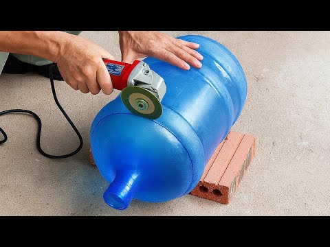 Every House Needs This But No One Does It! Cut Plastic Bottles And Make Money