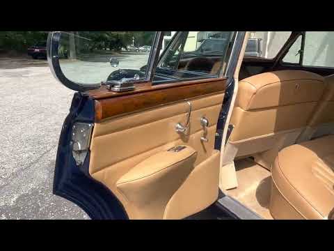 1962 Jaguar mk.2 interior
