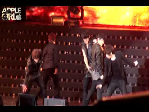 [FANCAM] #42 DoOSeob - Butt Attack - Soom @ BEAST's fan club (B2UTY) Inauguration Ceremony 110402