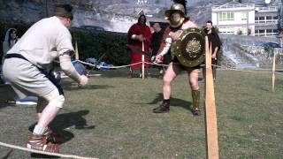 preview picture of video 'susa 01 dc combattimento di  gladiatori schiavi su strada romana susa'