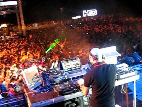 Optick playing Edu Imbernon & Coyu-El Baile Aleman @ Liberty Parade 2009