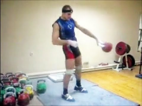 Kettlebell Swings with Anton Anasenko / Махи гирей с Антоном Анасенко