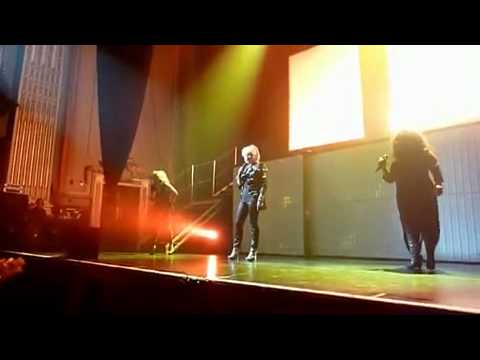 Lulu 2009 11 21 HCTG Edinburgh   Part 1   Intro, I'm Every Woman, One Day In Your Life