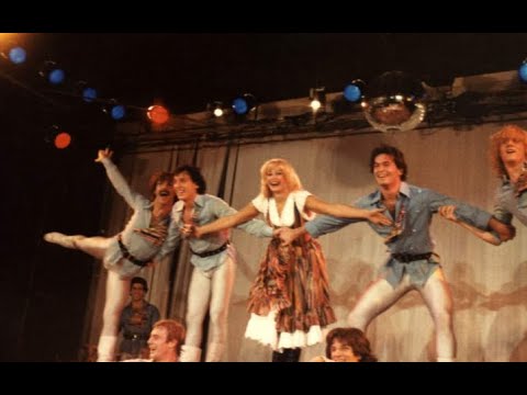 RAFFAELLA CARRA´ SHOW EN VIVO STADIUM LUNA PARK (ARGENTINA 1979)