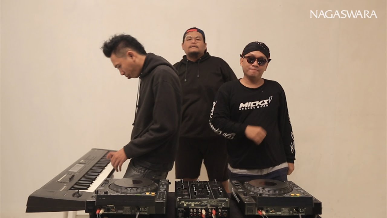 Siti Badriah yang Lagi Syantik ikutan di video Lagi Tamvan