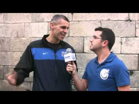 Apuesta10futbolsala entrevista a Serpa entrenador Paris Metropole Futsal.flv