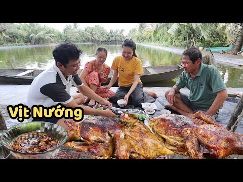 GOLDEN GRILLED DUCK WITH GALANGAL, FRAGRANT, Q makes a new dipping sauce that goes very well