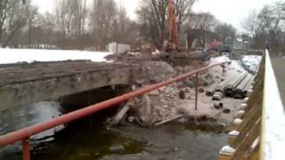 preview picture of video 'Konstancin-Jeziorna - Migawki z miasta - odc. 35 - Rozbiórka mostu'