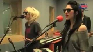 The Veronicas - Everything I&#39;m Not (live session)