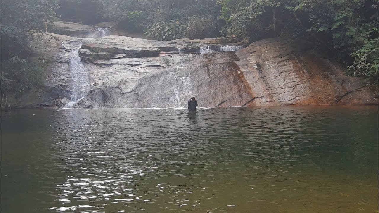Cachoeira do Mendanha (do escorrega) em Campo Grande, uma das mais frequentadas da Cidade do Rio