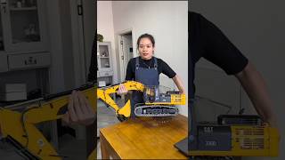 Download lagu Metallic CAT excavator truck 336D assembling mp3