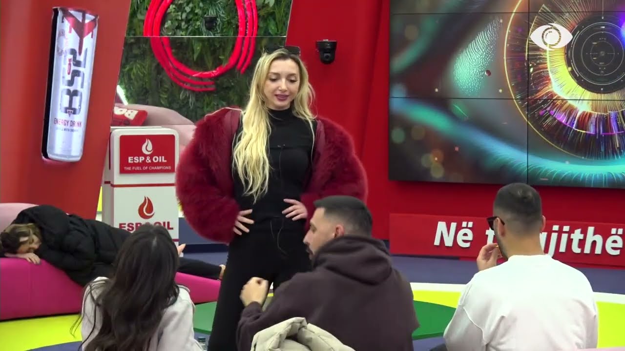 “Jam Zeusi”/ Miri diskuton me Lornën, banorja: Këtë emër ta kam vendosur unë…