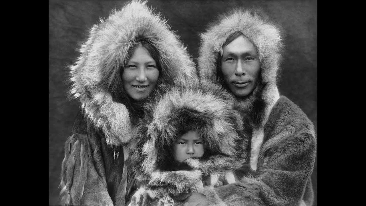 🧕🏿 Зачем на капюшоне мех и нужно ли его заворачивать внутрь