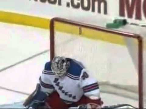 Zach Parise scores to keep shootout going