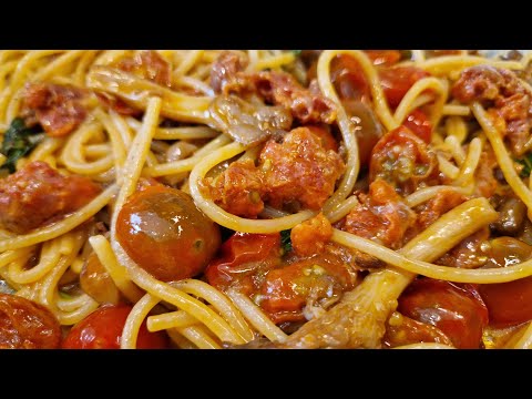 La Pasta Funghi e Salsiccia - La cosa bella è la ciccia