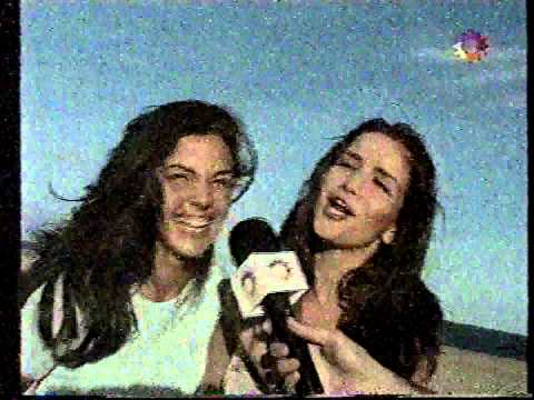 Natalia Oreiro . Venenososdesiempre.com . 1999 . con su Prima. Teleshow