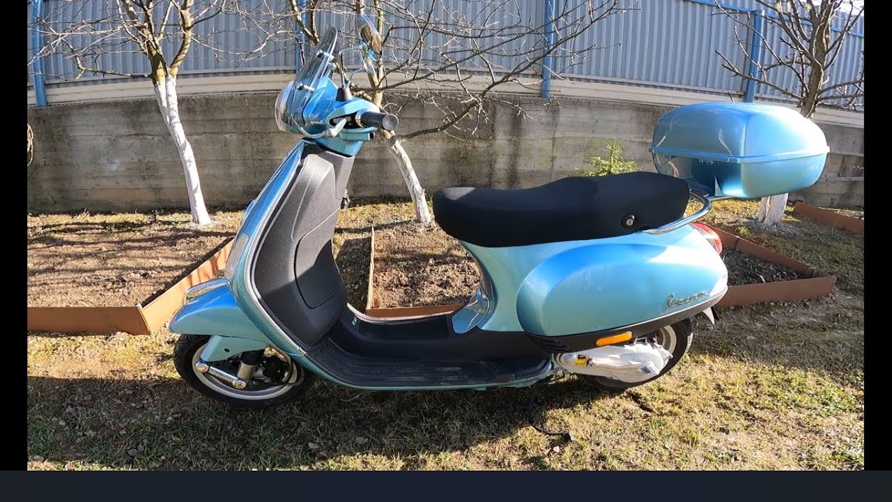 VERSPA 50 CC NOIR +top case