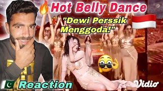 Download lagu 🔥 'Reaksi Panas! Dewi Perssik - Hikayat Cinta (Rare) Belly Dance yang Menggoda!' MR.Reaction mp3