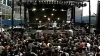 R.E.M. - Losing My Religion (Toronto Live,2001)