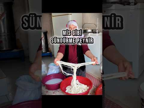 Ayşe Abla'dan Yağlı SÜndürme Peyniri Tarifi - Turkish recipe that serves 4 people. A easy difficulty cooking recipe converted from YouTube video with complete ingredients and step-by-step instructions.