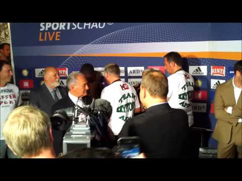 Ola Afolabi Wiegen Weigh IN England Boxer Marco Huck vs Ola Afolabi III 3 WBO WM Crusiergewicht