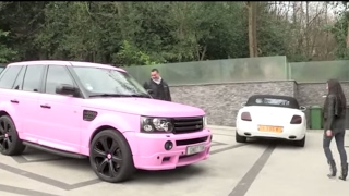 Sweet Wraps - Bacary Sagna's range rover goes satin pink with black rims