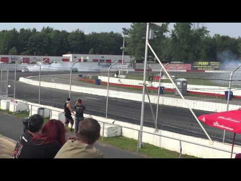 Jonathan Guitard vs Simon Shaffner Formula Drift Canada Autodrome St-Eustache #Smoke