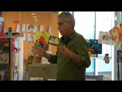 Albert Om presenta "El dia que vaig marxar" a la Biblioteca Can Salvador de la Plaça