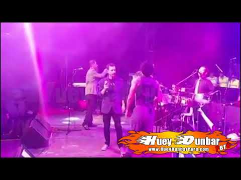 Eddie Santiago & Huey Dunbar Que Locura en vivo Ecuador 2015