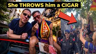 Szczęsny Accepting a Fan’s Cigar and Rocking the Barca's Parade like a boss 😭