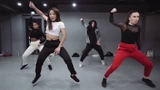 DITA KARANG (SECRET NUMBER) 1MILLION DANCE | Gimme On Up