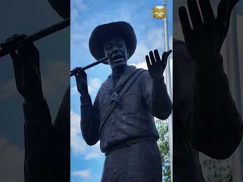 Monumento Del Pitero  y la Devanadora Se Van De Morroa Sucre Colombia