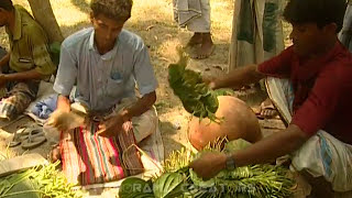 মোহনপুরের একদিলতলায় পানের হাট