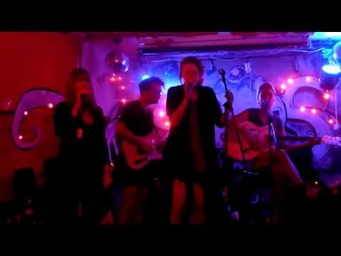 Kat Vinter - Monochrome (Live @ Freundlich+Kompetent, Hamburg - 22.07.2014)