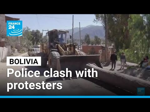 Bolivian police clash with protesters demanding president's resignation