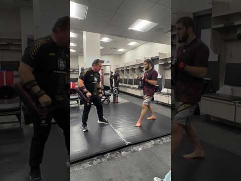 Ислам Махачев готовится к выходу в октагон #ufc330 #mma #islammakhachev
