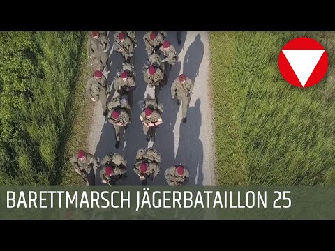 Barettmarsch beim Jägerbataillon 25