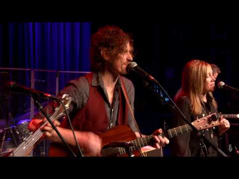 Birds of Chicago - Hold Steady (eTown webisode #1383 )