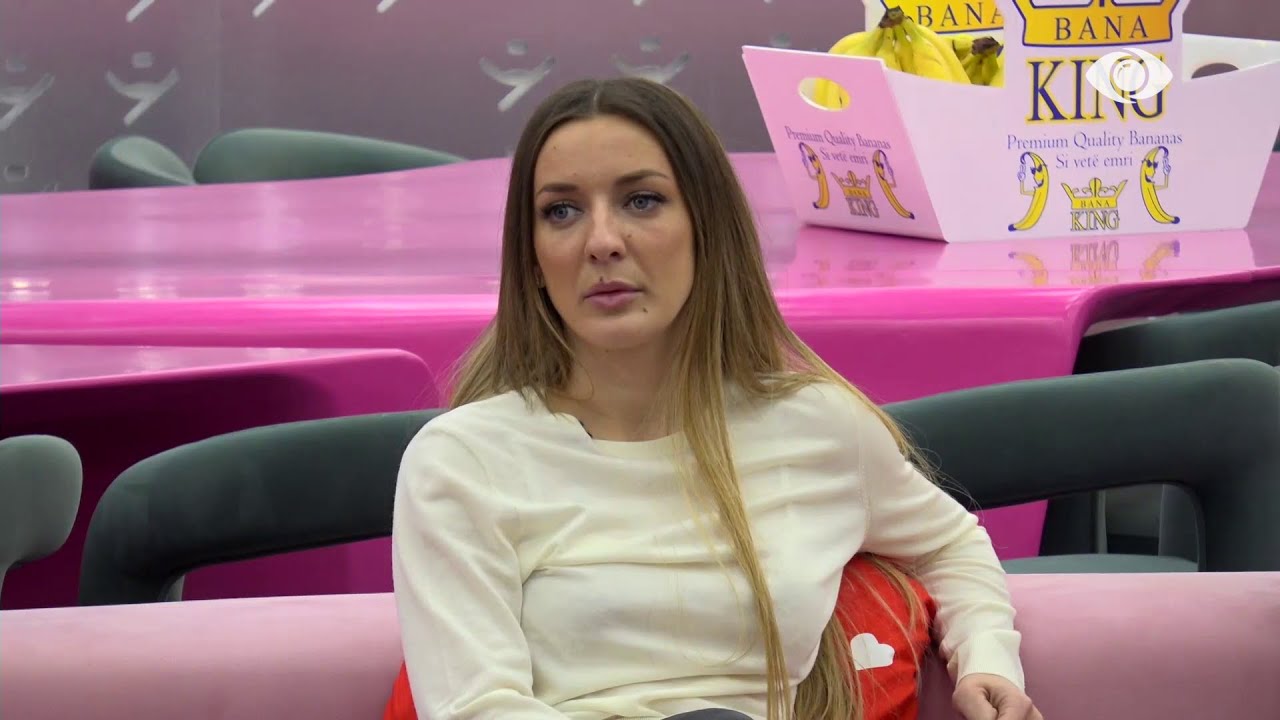 Brikena dhe Mateo në darkë, banorët e ndjekin nga living