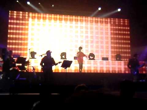 Minnah Karlsson & Linnea Henriksson - Telephone [Live @ Färs & Frosta Sparbank Arena]