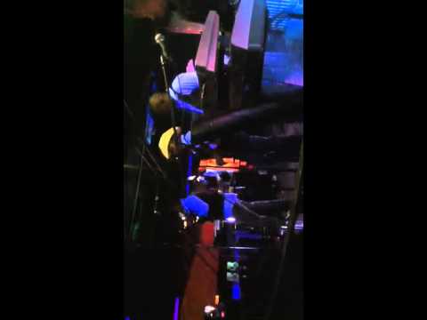 D'stino show en vivo t sigo amando