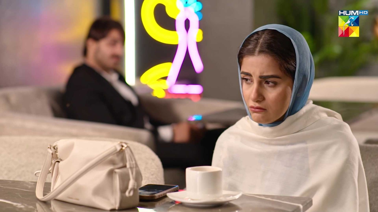 Yeh Admi Shabana Ki Jasusi Kiyun Kar Raha Hai..? #SohaiAliAbro - Sirf Shabana - HUM TV