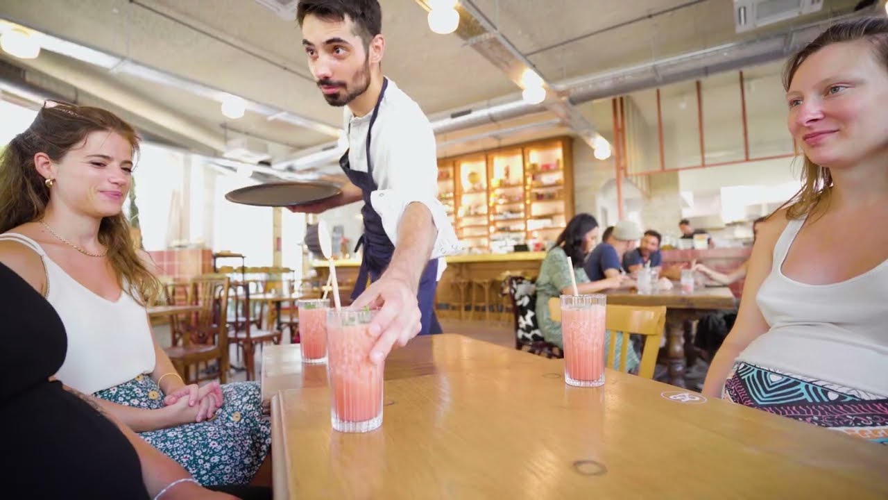 Trải nghiệm máy xay sinh tố chân không tự động dành cho kinh doanh Kuvings CB1000 tại Cafe Blum P.1