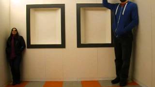 Ames Room Illusion - Edinburgh&#39;s Camera Obscura