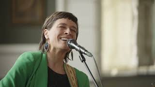 Eva de Roovere &amp; Stephanie Struijk - De rivier | Jacobine op 2 | KRO-NCRV