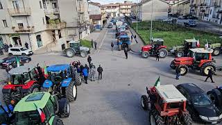 la-protesta-dei-trattori-ecco-via-torquato-tasso-a-grottaminarda