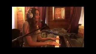 Keep Holding On by Avril Lavigne (live cover by Tehila)