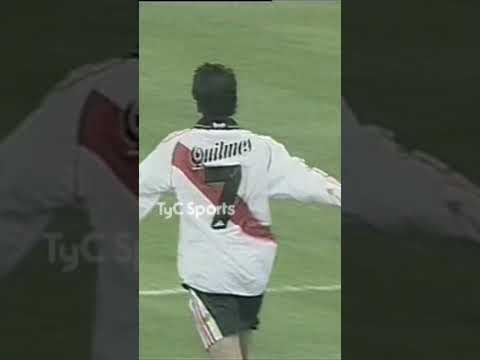 EL GOLAZO de SAVIOLA que ENLOQUECIÓ al CHACHO COUDET 😂 Belgrano vs. River - 2001
