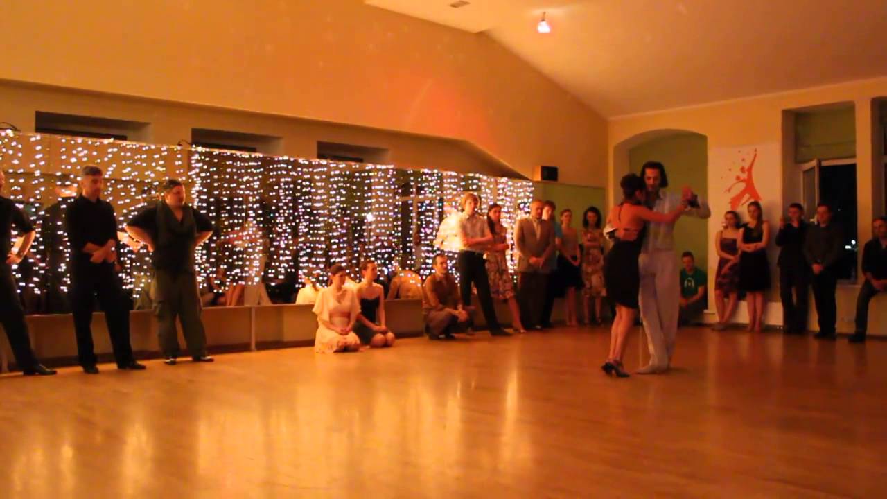 Gustavo Guarnieri y Gabriela Perea Demichellis, milonga Ihorevska, Kiev, 3