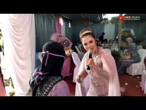 DAUN HIRIS - EUIS SL SEKAR LUMIGAR LIVE BUKIT BERLIAN SAMPAI TURUN KE PELAMINAN